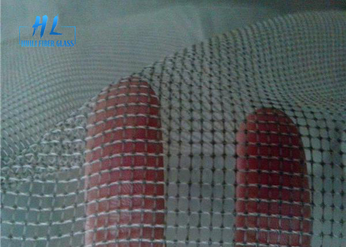 84 इंच फाइबरग्लास पीवीसी विंडो स्क्रीन रोल 120g/sq.m वजन 0.011 इंच तार व्यास